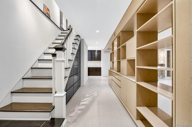 Stunning luxury one-family home in the heart of Flushing! - photo 27