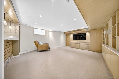 Stunning luxury one-family home in the heart of Flushing! - photo 29