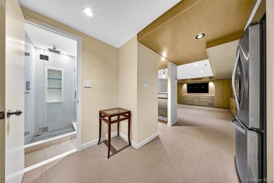 Stunning luxury one-family home in the heart of Flushing! - photo 33