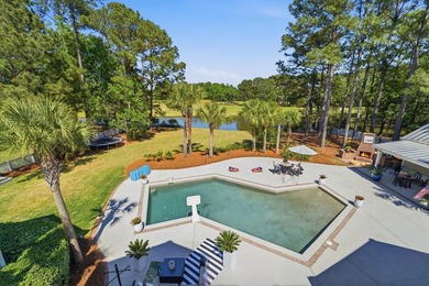 Welcome to this stunning custom-built 6-bedroom, 5.5 bathroom - photo 36