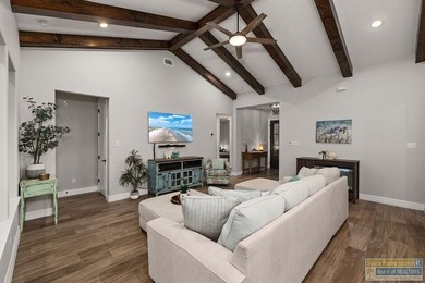 YOUR LUXURY RETREAT AWAITS - MOTIVATED SELLERS! Experience - photo 6