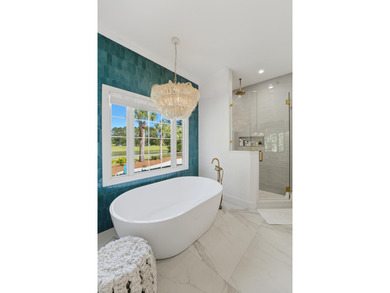 Welcome to this stunning custom-built 6-bedroom, 5.5 bathroom - photo 50