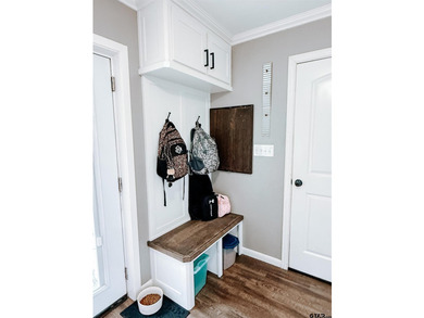 Welcome home to this charming 3-bedroom, 2-bath brick home - photo 6
