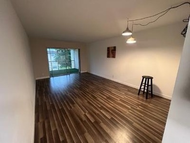 Updated top floor condo with brand newer AC, water heater, new - photo 3