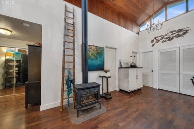 Welcome to your furnished, turnkey coastal retreat in the heart - photo 12