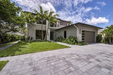 Lake Home For Sale in Palm Beach Gardens, Florida