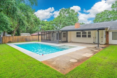 Welcome to this spacious brick ranch, offering the perfect - photo 2
