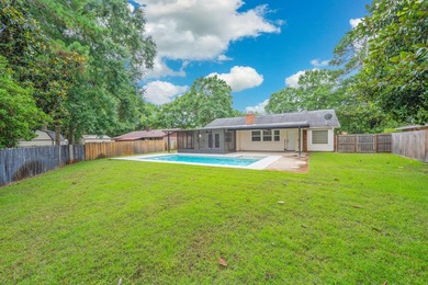Welcome to this spacious brick ranch, offering the perfect - photo 3