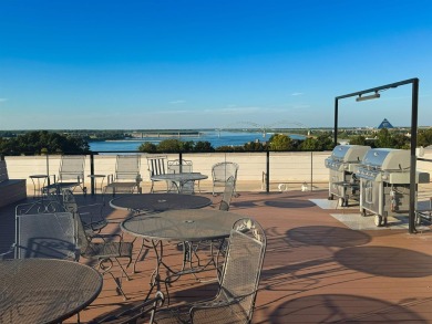 Mississippi River Home For Sale in Memphis Tennessee
