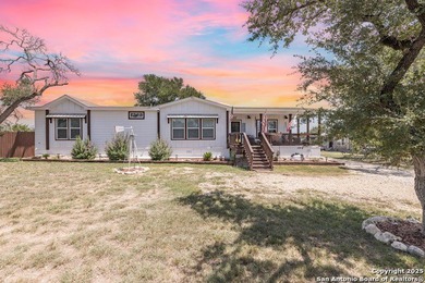 Lake Medina Home For Sale in Bandera Texas