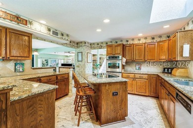 Exceptional value on superbly maintained residence with spacious - photo 17