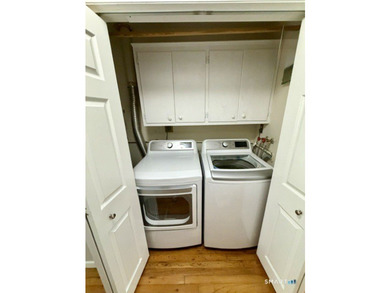 Beautifully updated 2bedroom, 1.5bath unit located in the rear - photo 18