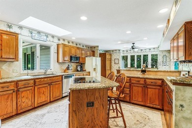 Exceptional value on superbly maintained residence with spacious - photo 19
