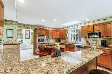 Exceptional value on superbly maintained residence with spacious - photo 20