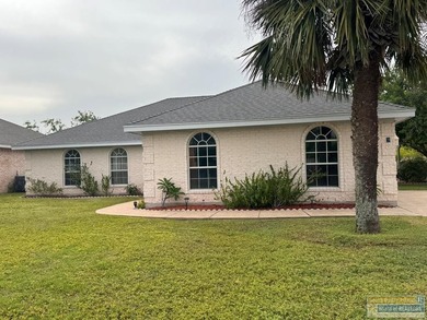 Schedule your tour of this open concept, well maintained & - photo 2