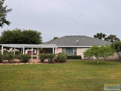 Schedule your tour of this open concept, well maintained & - photo 3