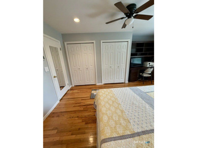 Beautifully updated 2bedroom, 1.5bath unit located in the rear - photo 25