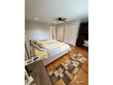 Beautifully updated 2bedroom, 1.5bath unit located in the rear - photo 26