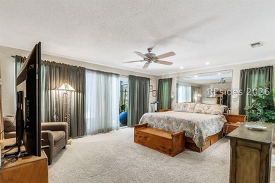 Exceptional value on superbly maintained residence with spacious - photo 29