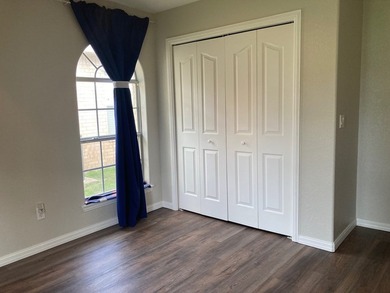 Schedule your tour of this open concept, well maintained & - photo 10