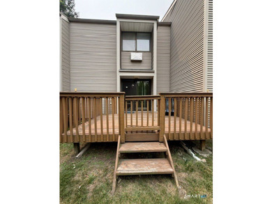 Beautifully updated 2bedroom, 1.5bath unit located in the rear - photo 31