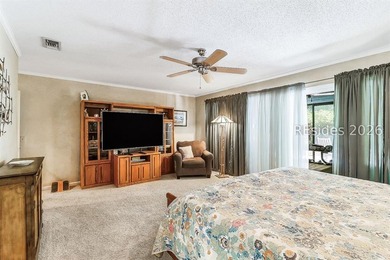Exceptional value on superbly maintained residence with spacious - photo 31