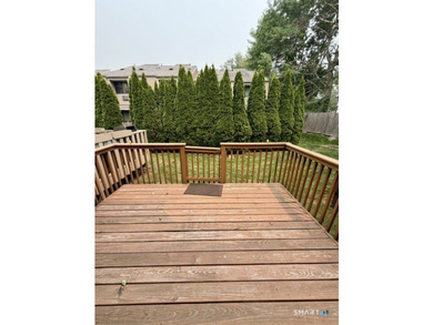 Beautifully updated 2bedroom, 1.5bath unit located in the rear - photo 32