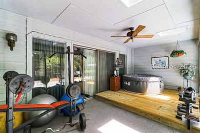 Exceptional value on superbly maintained residence with spacious - photo 32