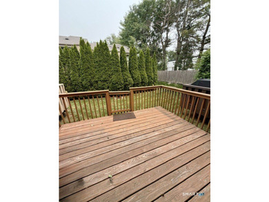 Beautifully updated 2bedroom, 1.5bath unit located in the rear - photo 33