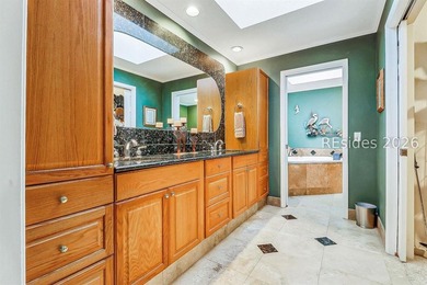 Exceptional value on superbly maintained residence with spacious - photo 35
