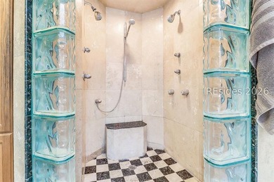 Exceptional value on superbly maintained residence with spacious - photo 38