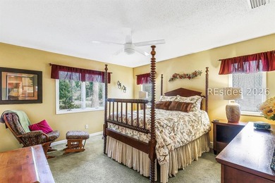 Exceptional value on superbly maintained residence with spacious - photo 39