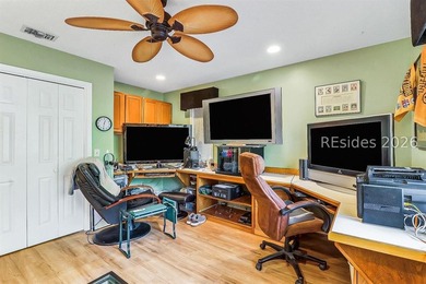 Exceptional value on superbly maintained residence with spacious - photo 44
