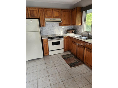 Exceptional value on superbly maintained residence with spacious - photo 49