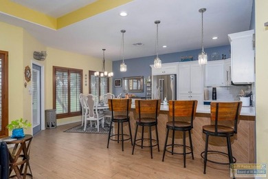 Experience the feeling of coming home to comfort, style & - photo 6