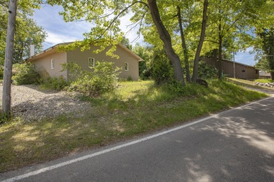 Great Building opportunity on 2 Lakes. 100 Feet of frontage on - photo 6