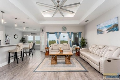 Beautifully maintained Golf Villa tucked in a peaceful - photo 9