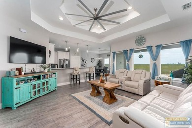 Beautifully maintained Golf Villa tucked in a peaceful - photo 10