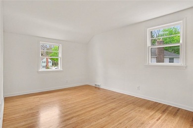 Rare Opportunity! Park-like yard on the cul-de-sac of Frankland - photo 15