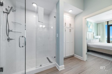 This stunning, turnkey ready 3-bedroom, 3-bath unit boasts - photo 25