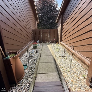 Welcome to your low-maintenance, all-electric oasis in The Trace - photo 4