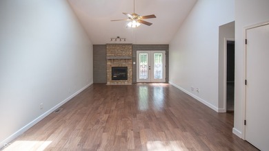 Welcome to your low-maintenance, all-electric oasis in The Trace - photo 7