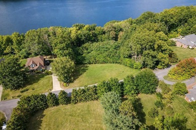 Welcome to an exceptional opportunity in the gated community of - photo 3