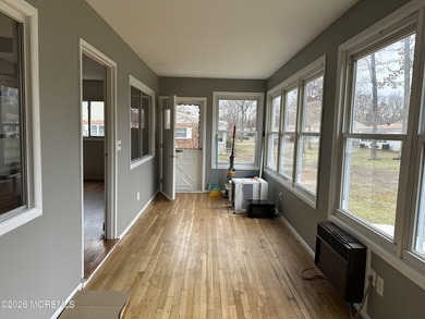 Beautifully maintained 920 sq. ft. quad model featuring freshly - photo 6