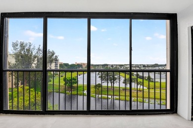 Beautifully updated and COMPLETELY FURNISHED 2-bedroom, 2-bath - photo 17