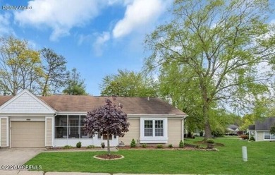 Welcome to 1064B Buckingham Dr where you'll find this lovely - photo 1