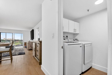 Beautifully updated and COMPLETELY FURNISHED 2-bedroom, 2-bath - photo 22