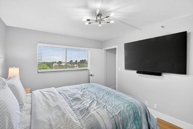 Beautifully updated and COMPLETELY FURNISHED 2-bedroom, 2-bath - photo 24