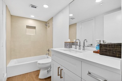 Beautifully updated and COMPLETELY FURNISHED 2-bedroom, 2-bath - photo 25
