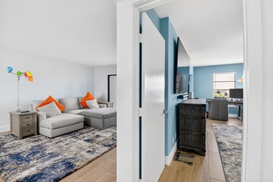 Beautifully updated and COMPLETELY FURNISHED 2-bedroom, 2-bath - photo 30